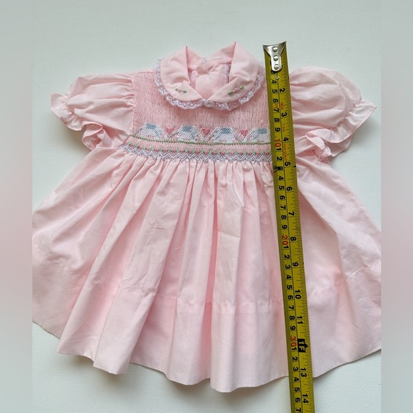 Vintage - Baby Smocked Collar Dress - Short Puff Sleeve Lace Details- Size 3-6m - Picture 7 of 7